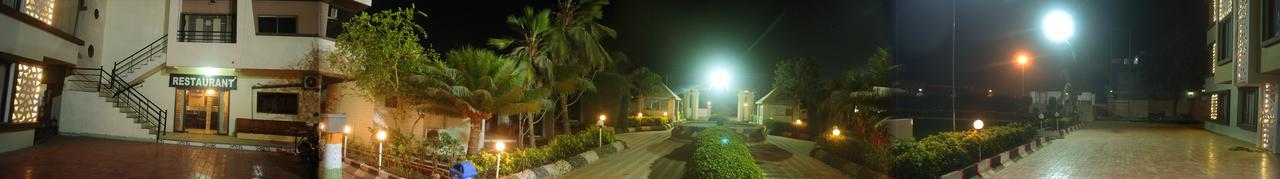 Safari Hotel & Resort Szomnáth Kültér fotó